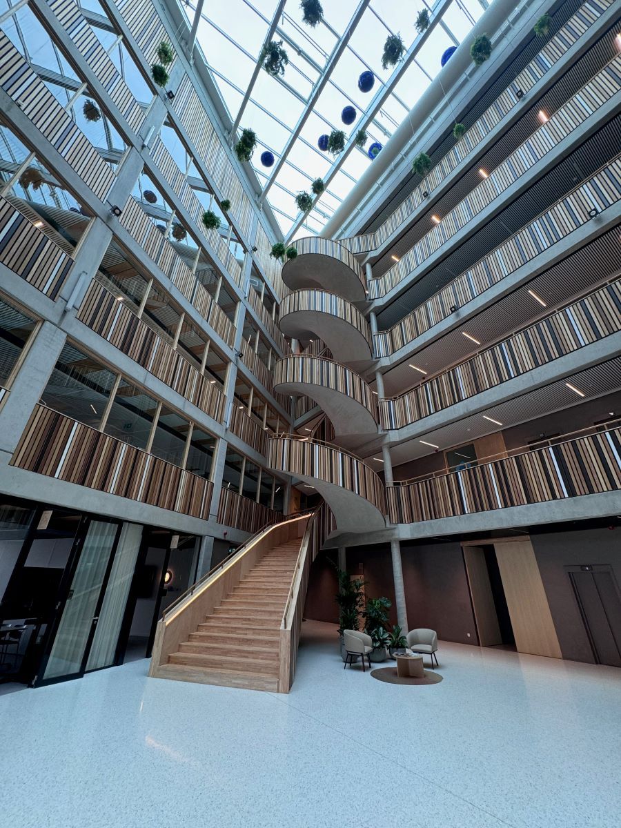 6-Wood-Hub_4_web